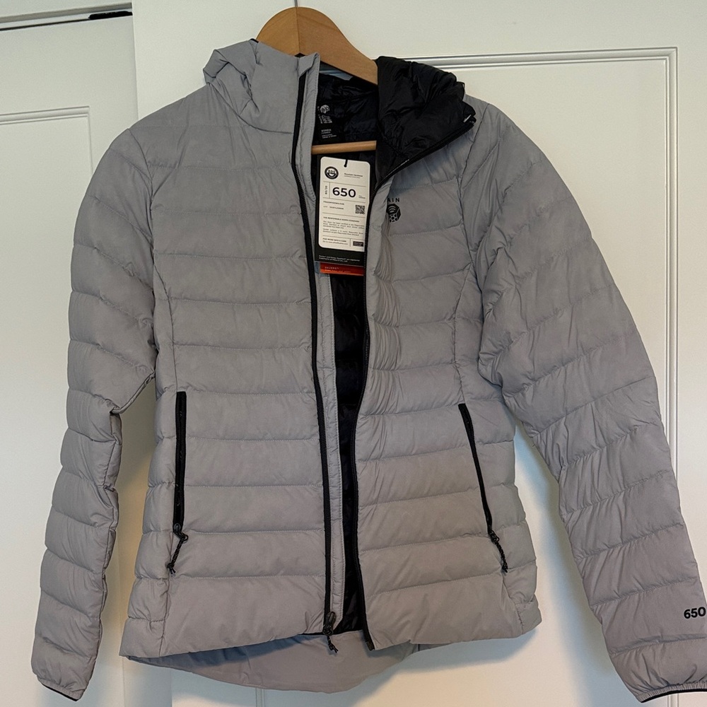 Mountain Hardwear Delor down puffer with hood. Women’s size small. Color:Glacial